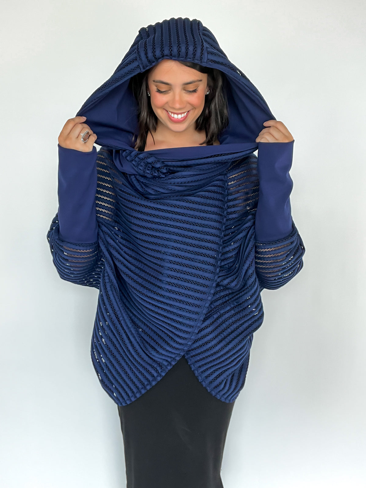 ＜BASERANGE＞TIER HOODED WRAP/フード FINN Mesh Wrap Jacket– HANDS OF HARLOW